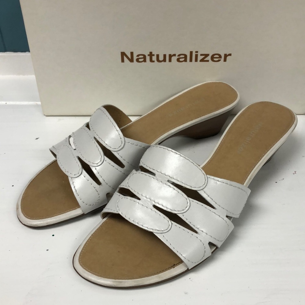 Naturalizer White Leather Slide Sandals